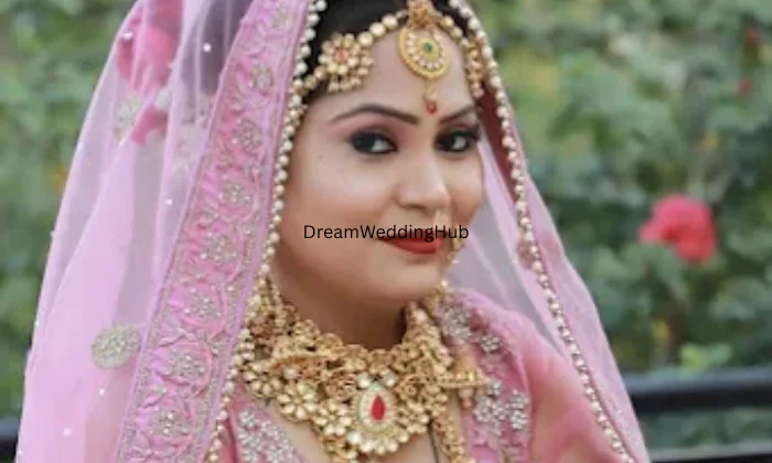 Full moon beauty parlour